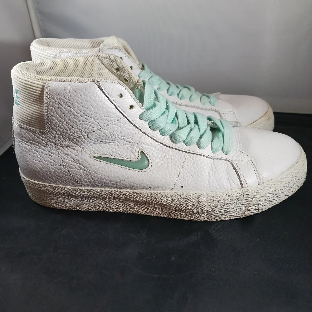 Nike SB Zoom Blazer Glacier Ice Women’s  Leather Sneaker Size 8.5